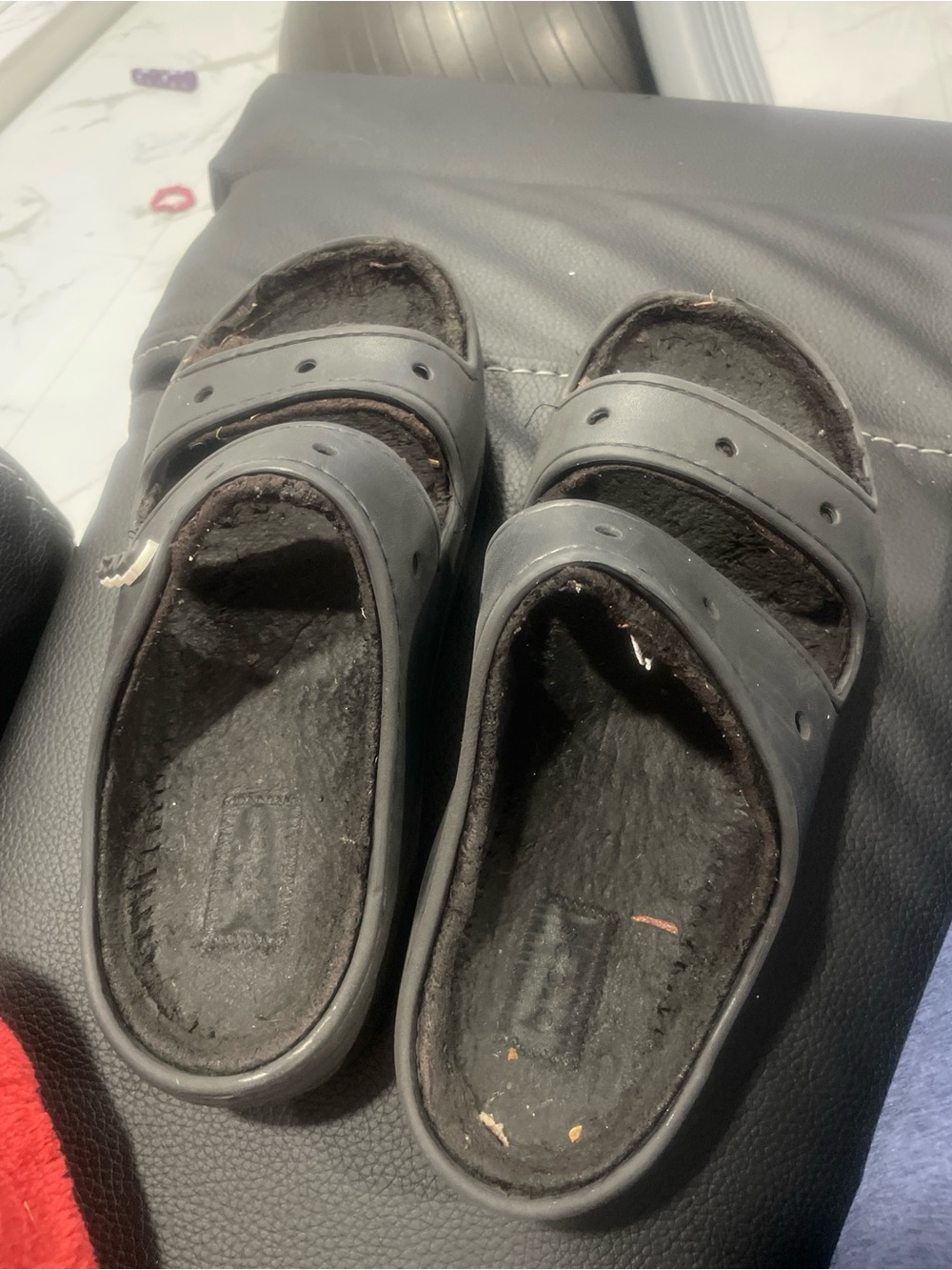 Crocs Classic Cozzzy Lined Sandal Black Fleece Dual Strap M9 W11 $50 MSRP